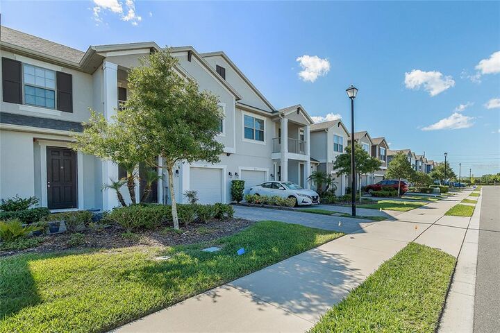 Property Photo: 453 Merry Brook Circle FL 32771