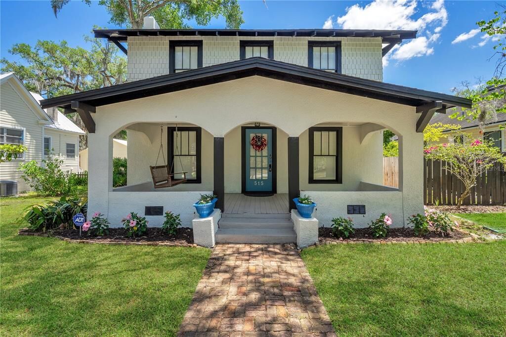 Property Photo: 515 S Myrtle Avenue FL 32771