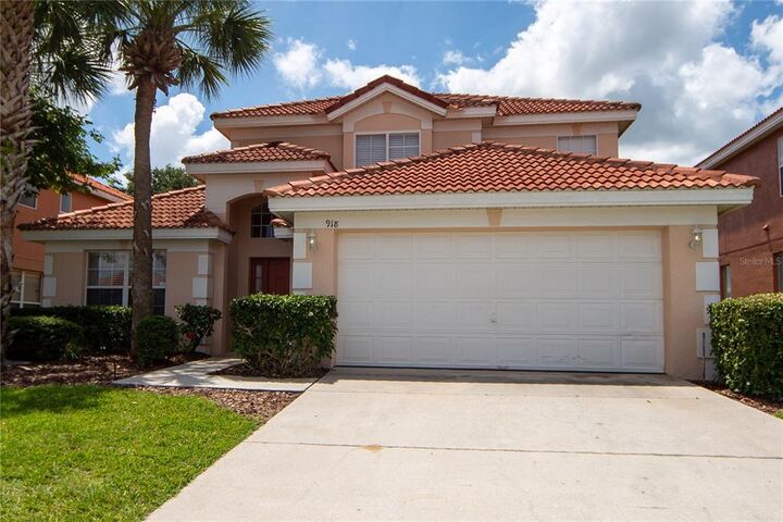 Property Photo:  918 Solana Circle  FL 33897 
