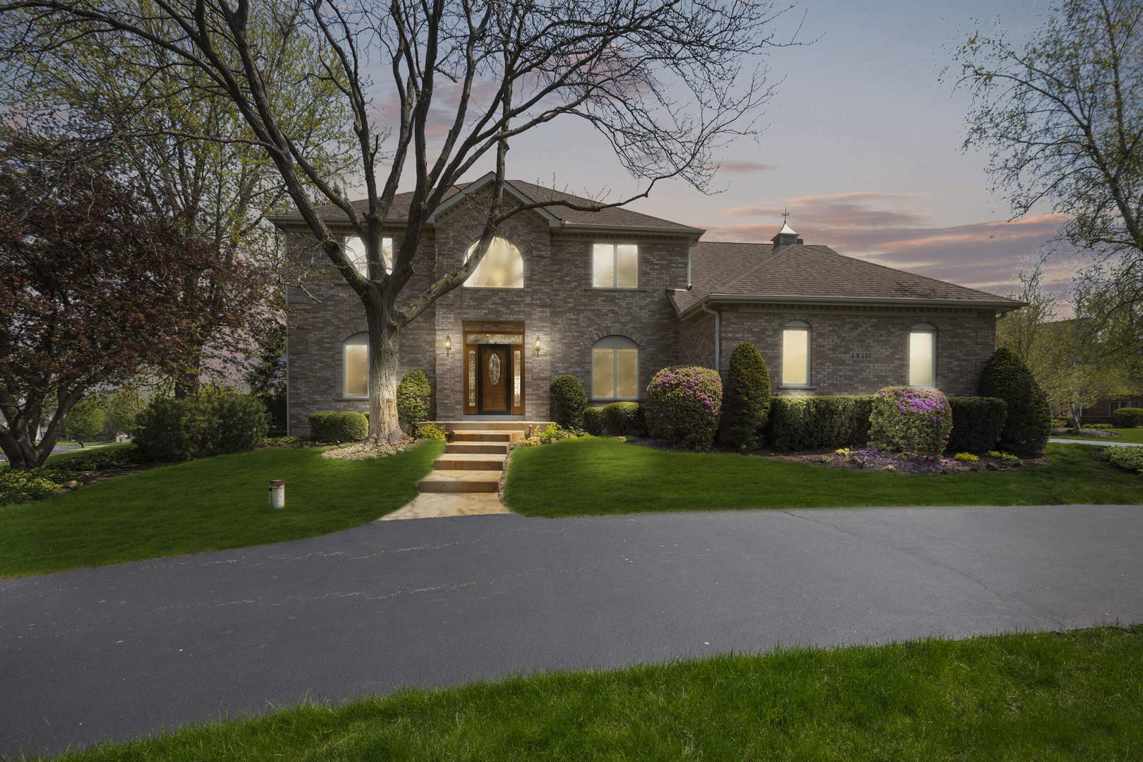 Property Photo: 4N495 Mountain Ash Drive IL 60184