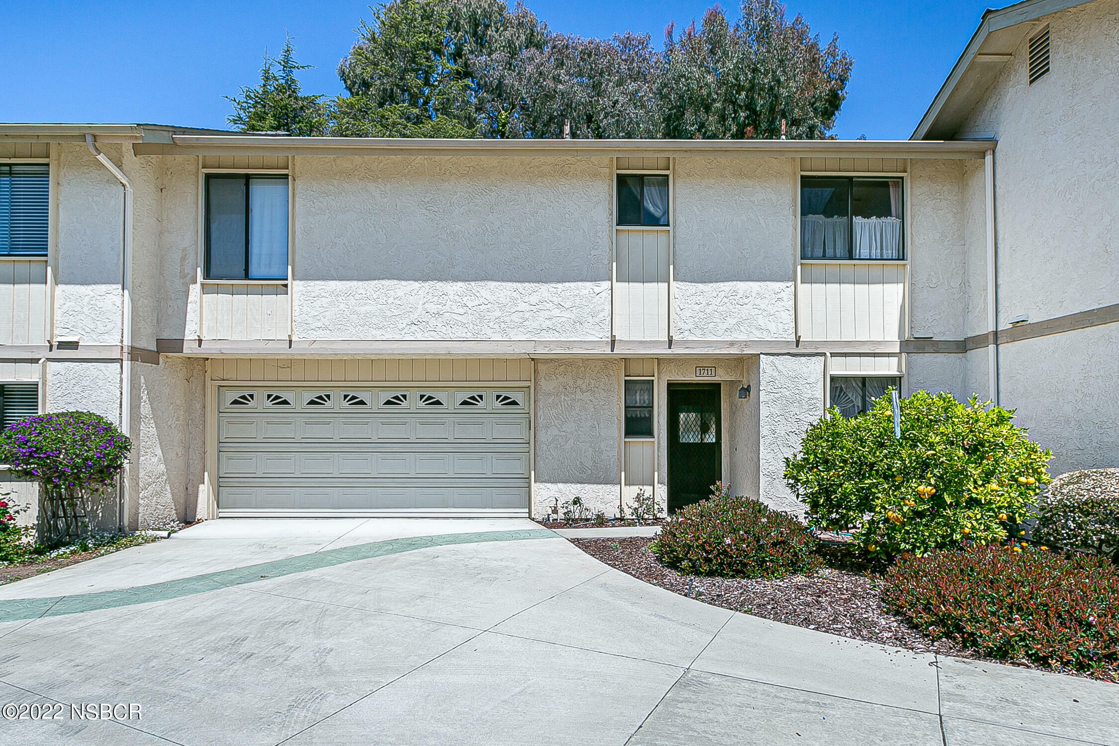 Property Photo: 1711 Longbranch Avenue CA 93433