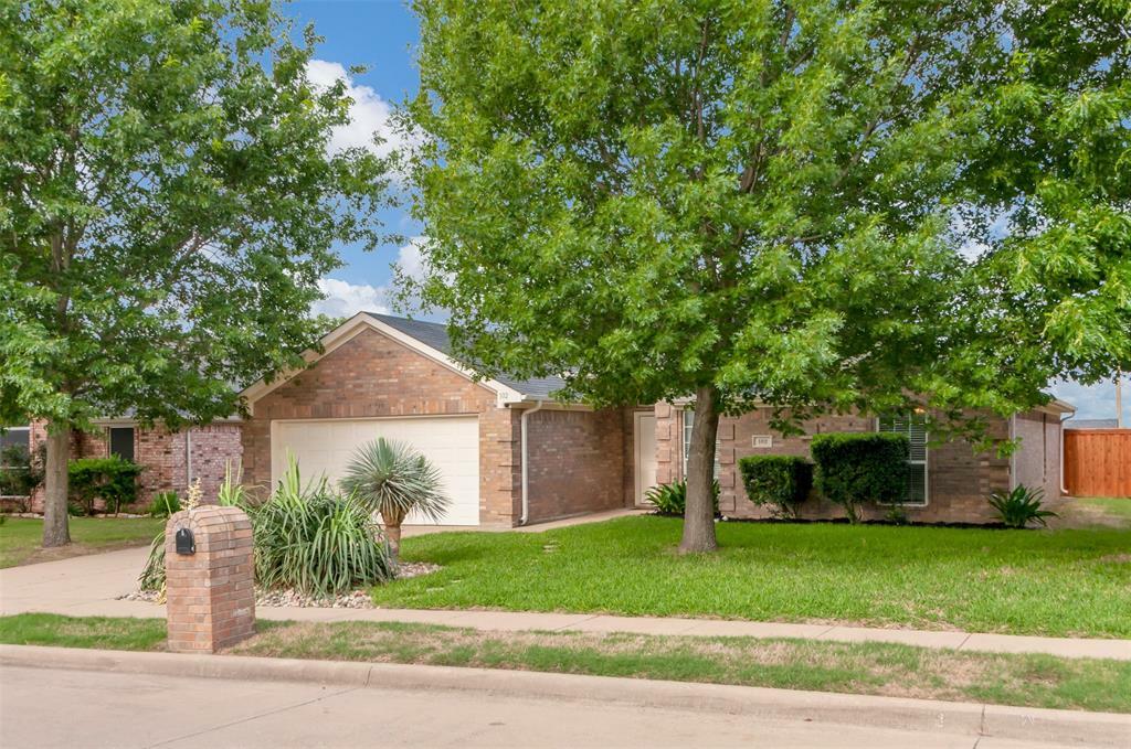 Property Photo:  102 Canyon Court  TX 75167 