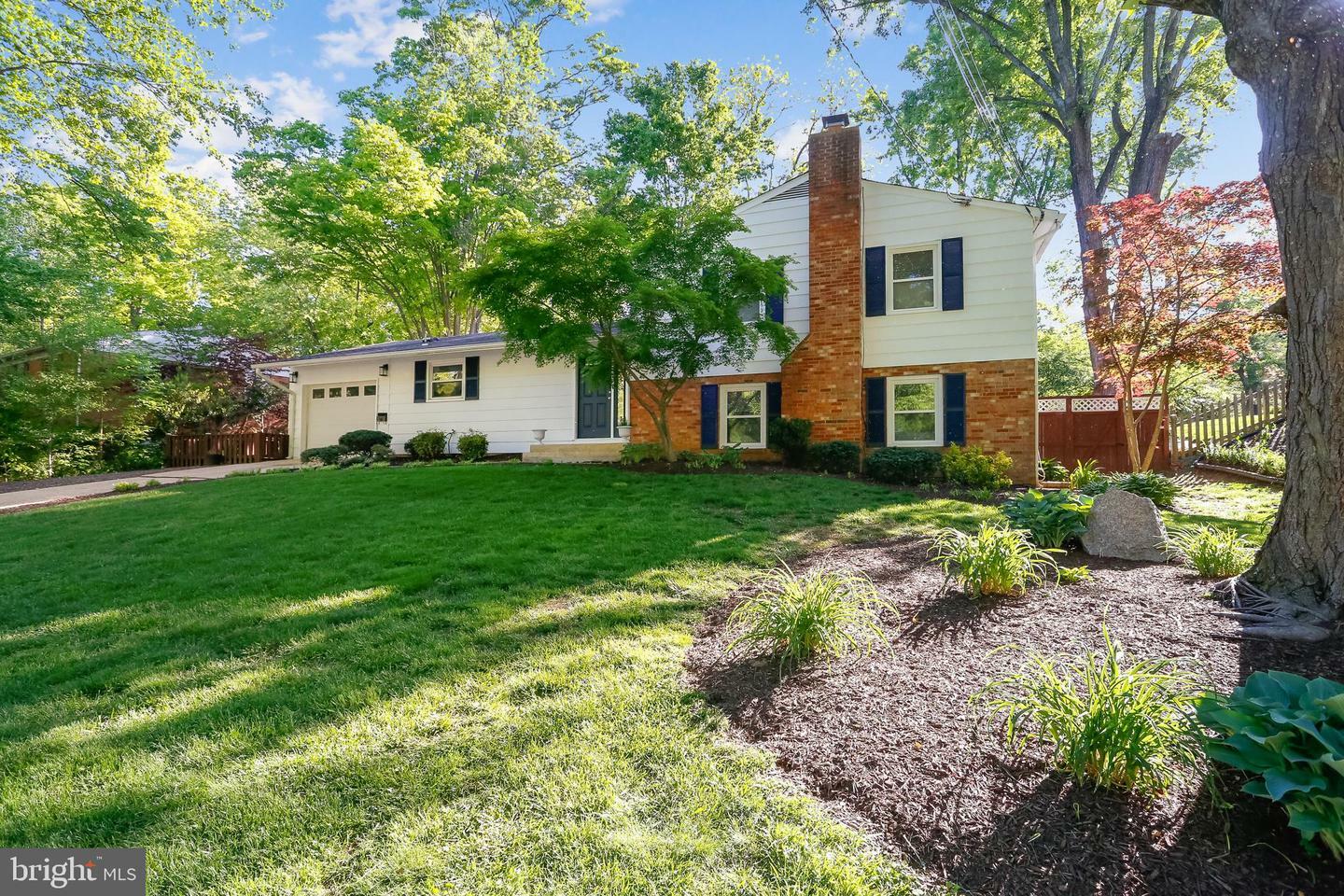 Property Photo: 4223 Braeburn Drive VA 22032