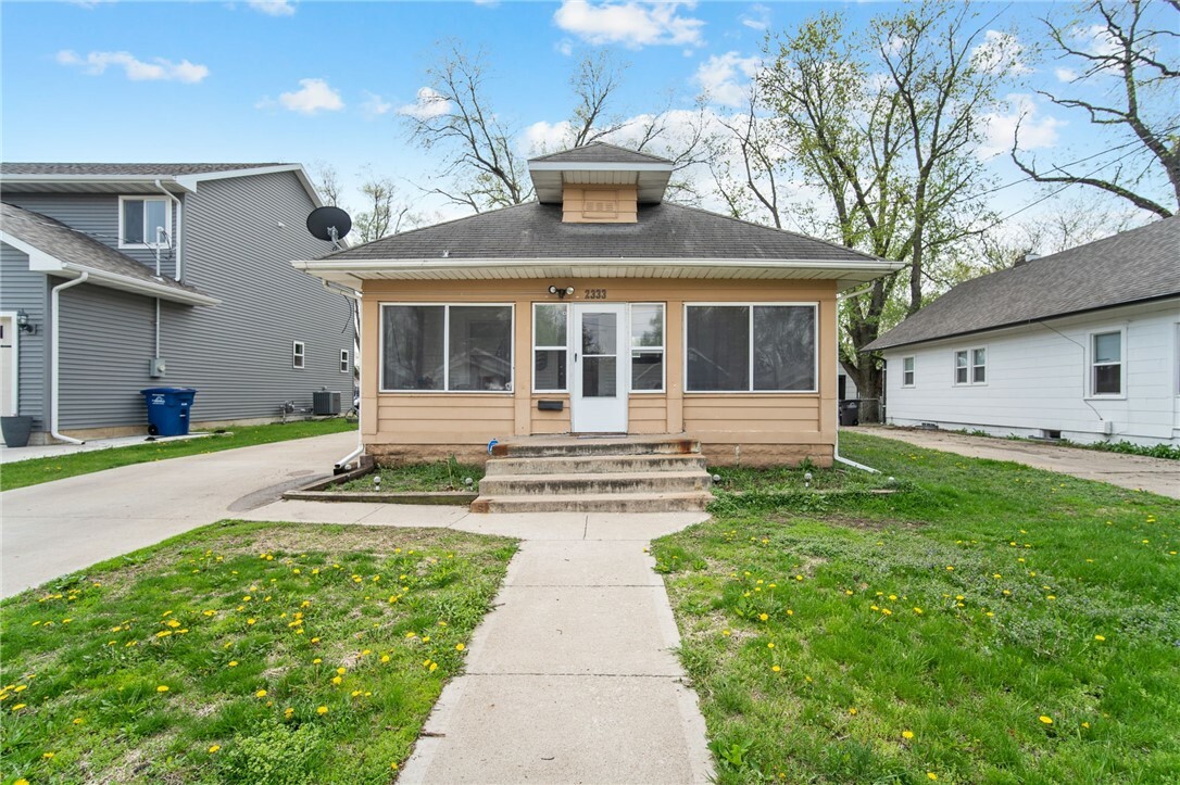 Property Photo:  2333 Capitol Avenue  IA 50317 