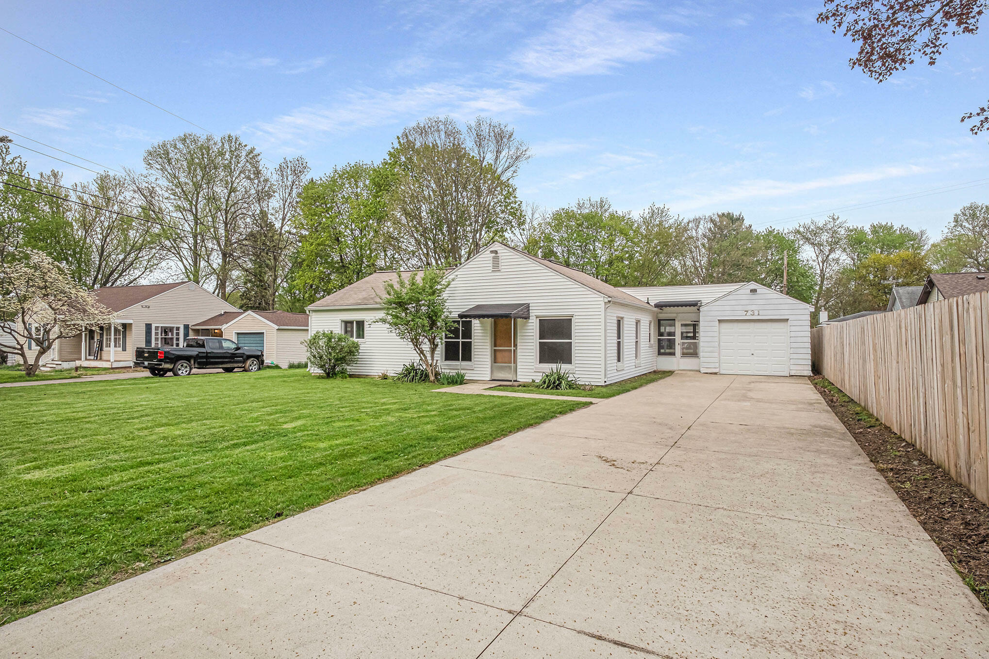 Property Photo:  731 Westwood Boulevard  MI 49203 