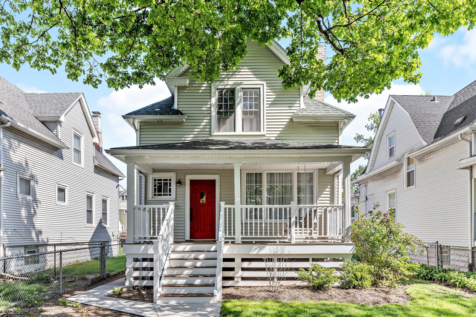 Property Photo:  4050 W Waveland Avenue  IL 60641 