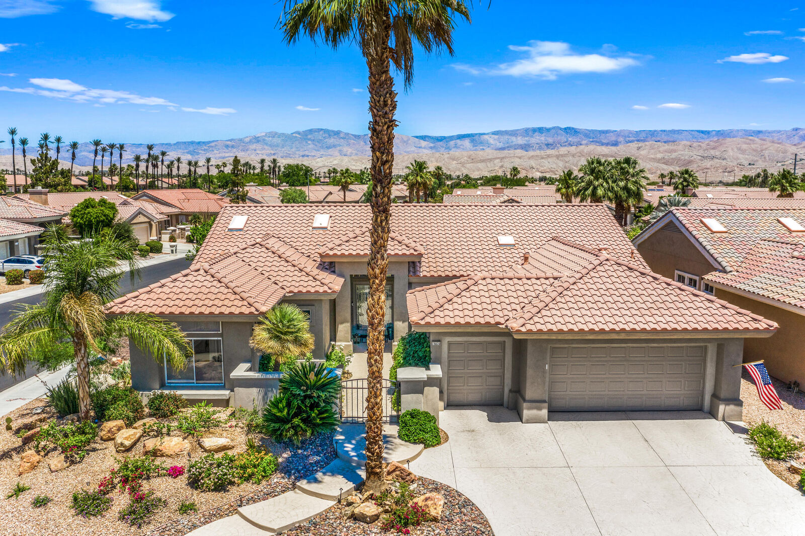 Property Photo:  78826 Edgebrook Ln  CA 92211 