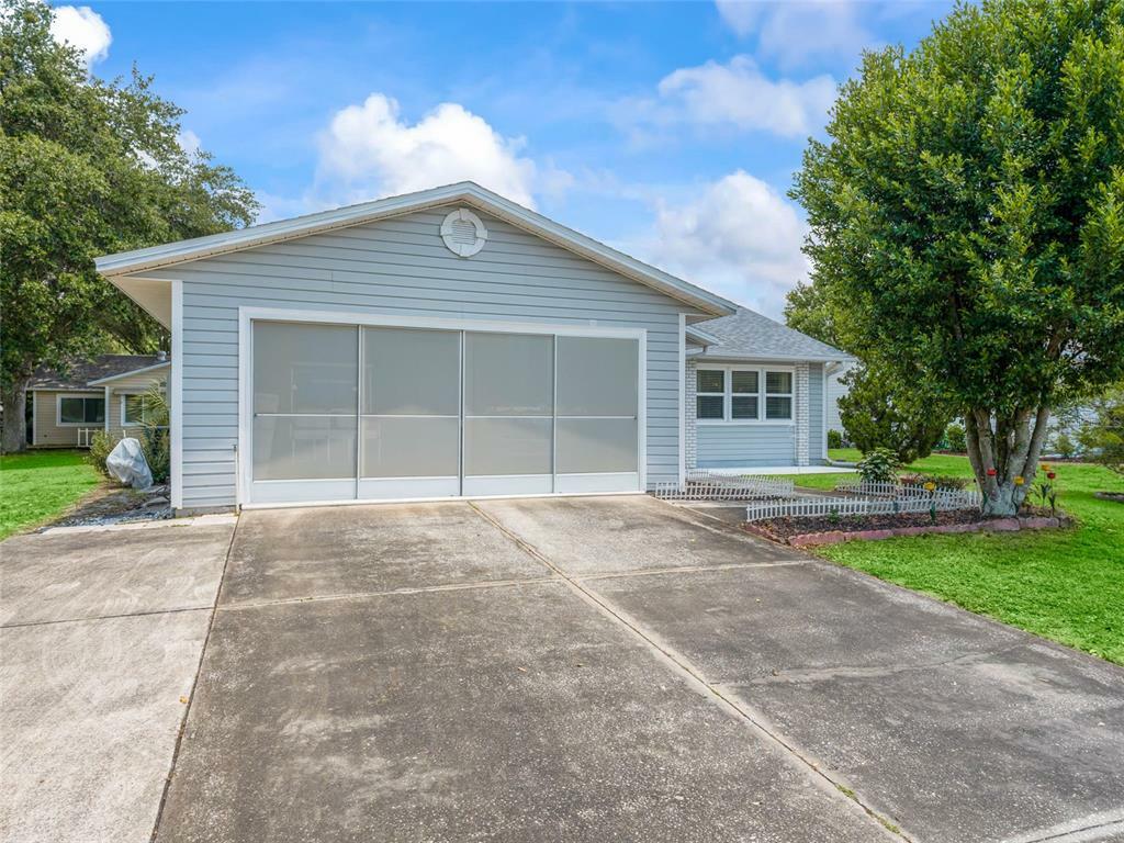 Property Photo:  1305 Moray Court  FL 34788 