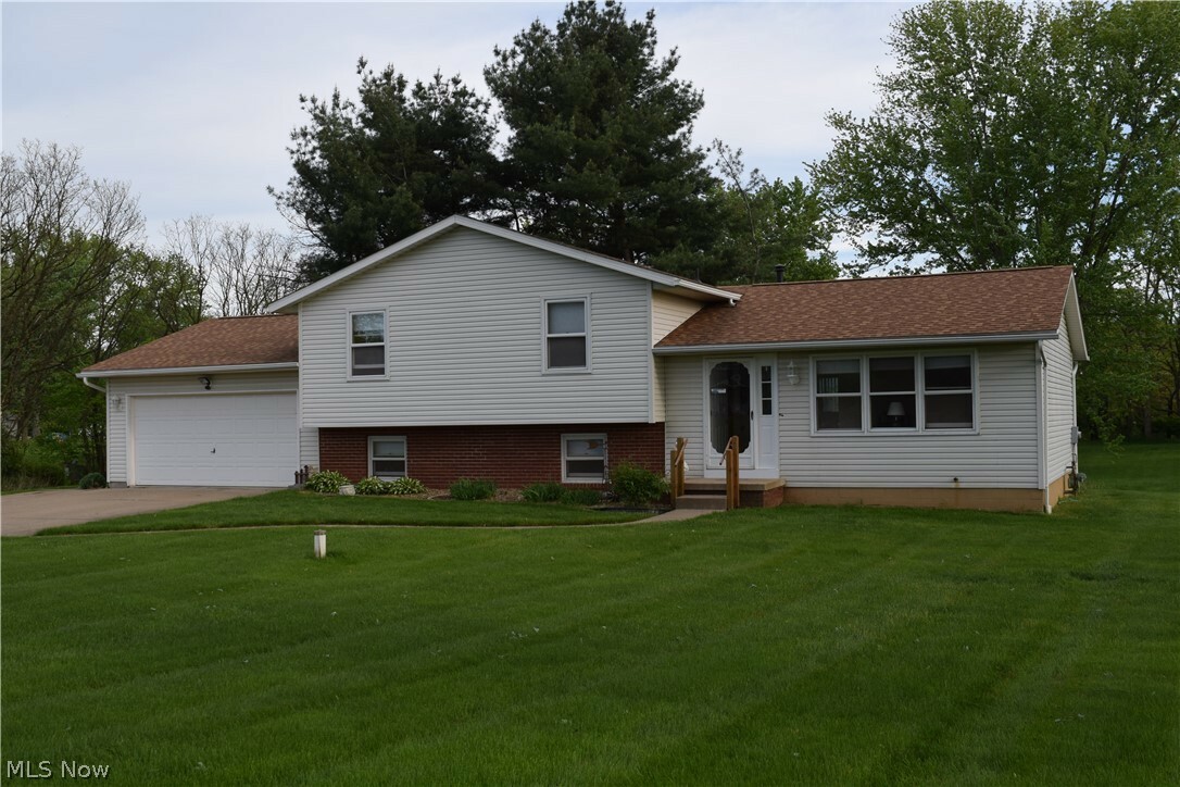 Property Photo: 2650 Rennie Court OH 44203
