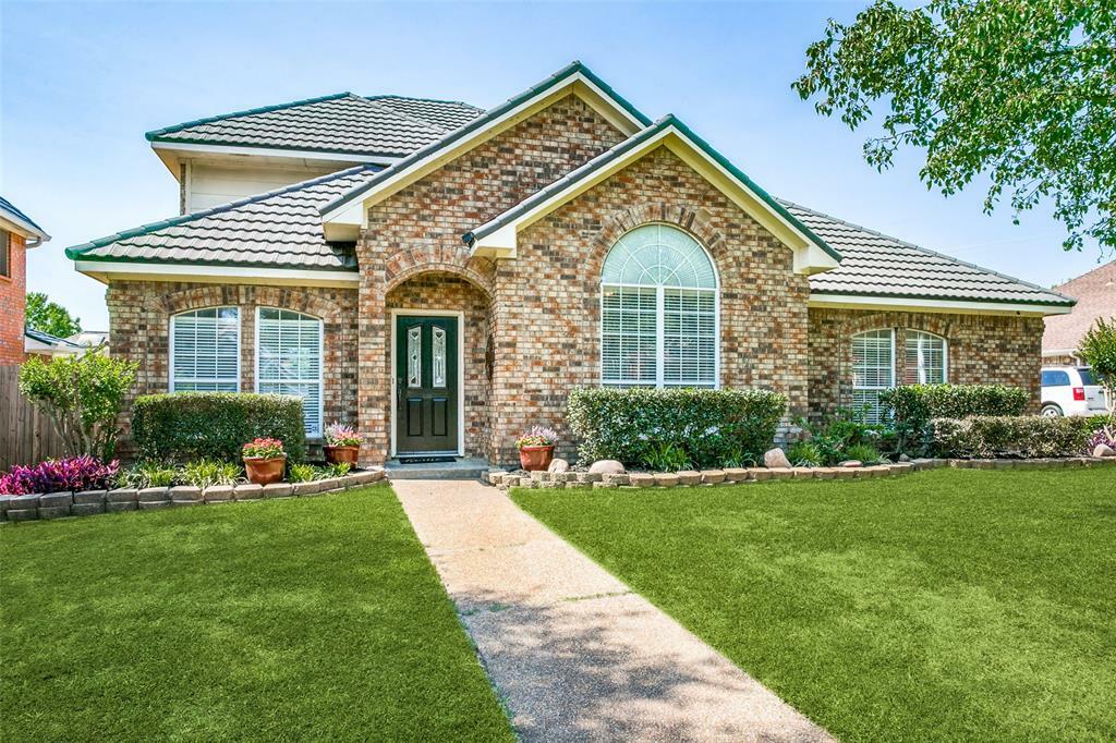 Property Photo: 717 Paul Drive TX 76054