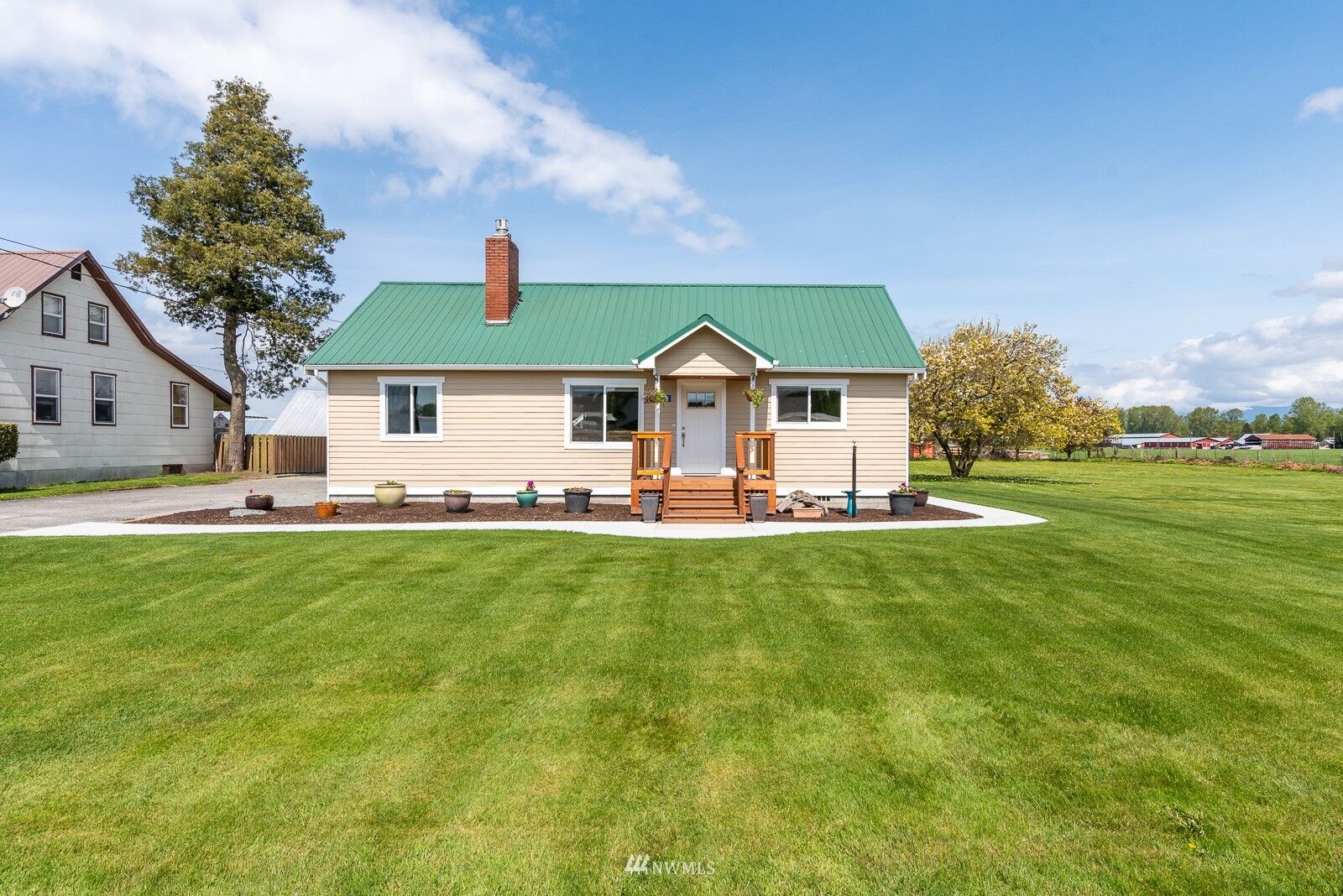 Property Photo: 17219 Calhoun Road WA 98273