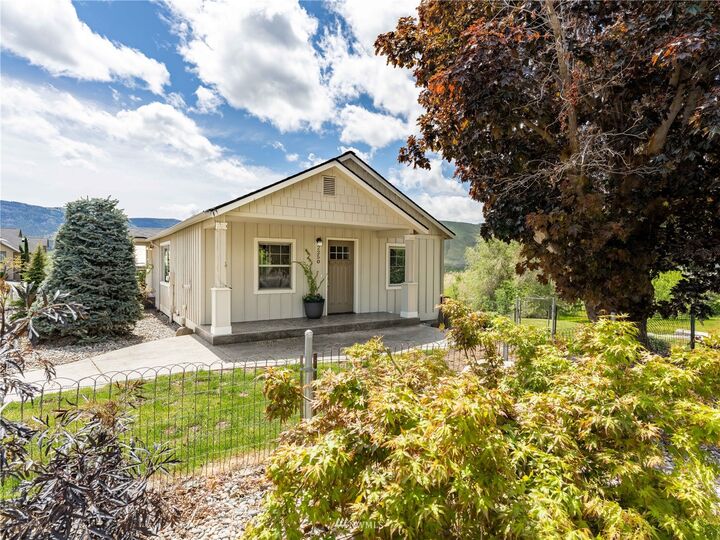 Property Photo:  2250 8th Street SE  WA 98802 