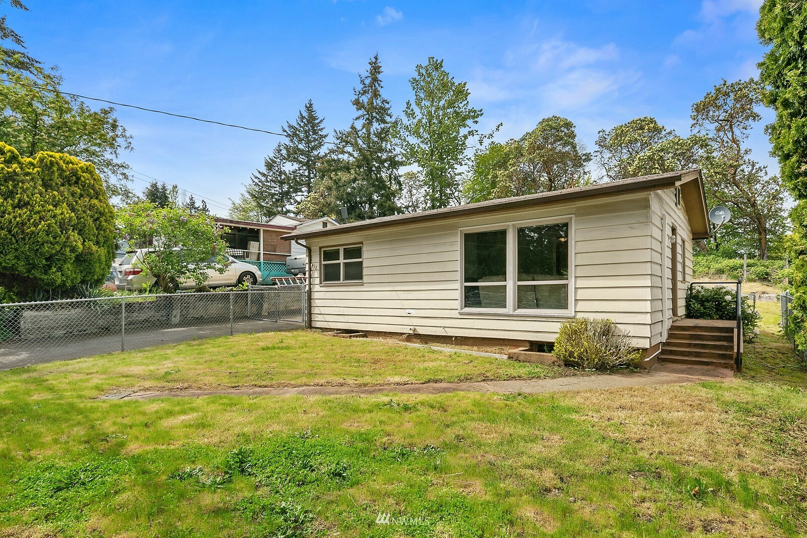 Property Photo:  432 S 112th Street  WA 98168 