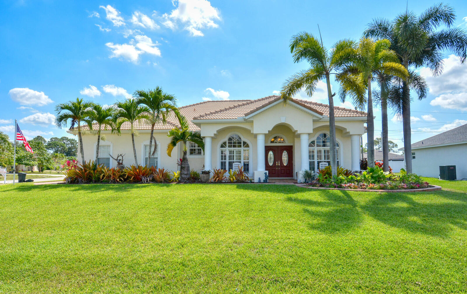 Property Photo: 4173 SW Belshaw Street FL 34953