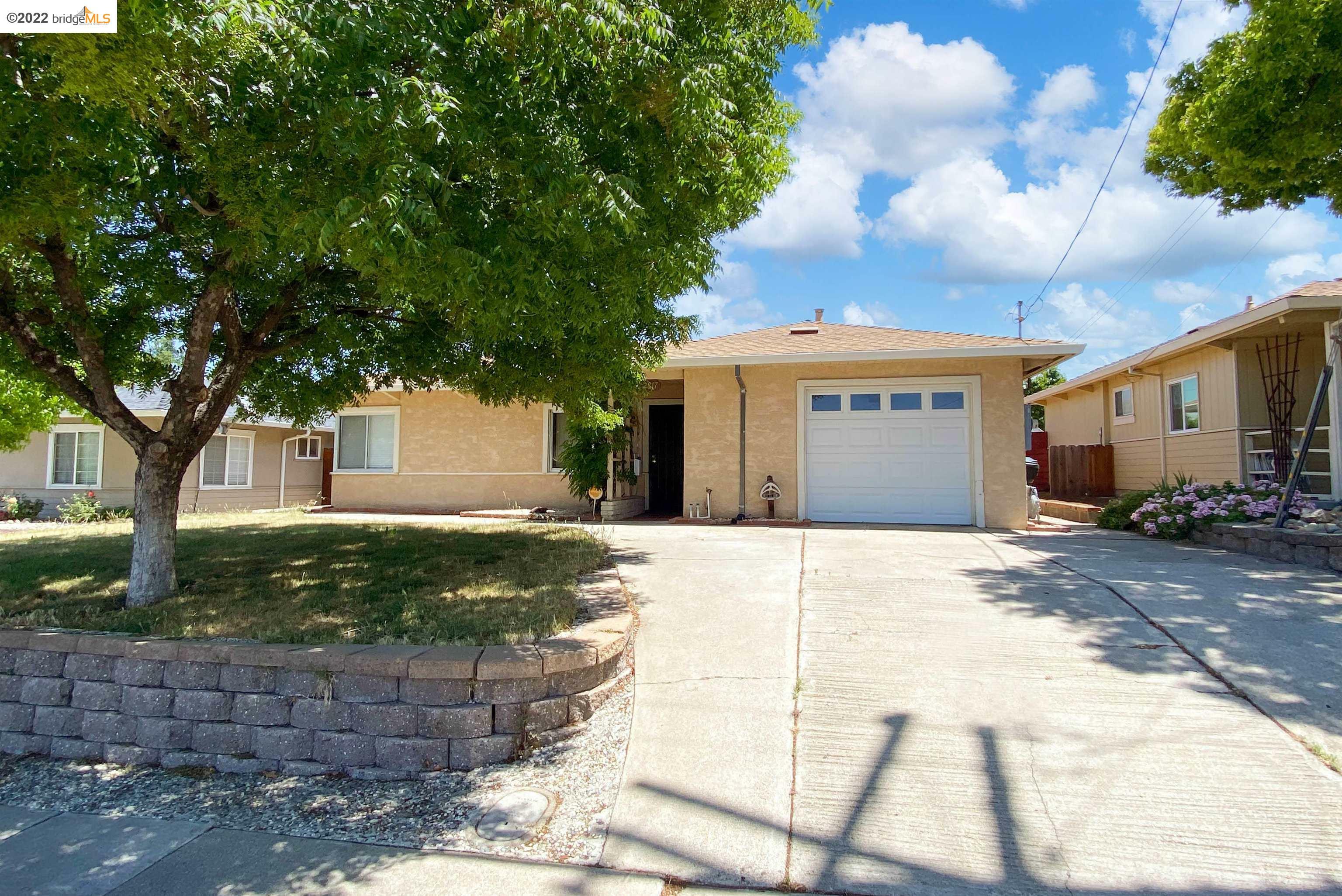 Property Photo: 2817 Garrow Dr CA 94509