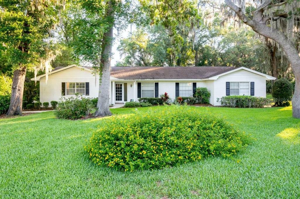 Property Photo:  126 Laurel Tree Way  FL 33511 