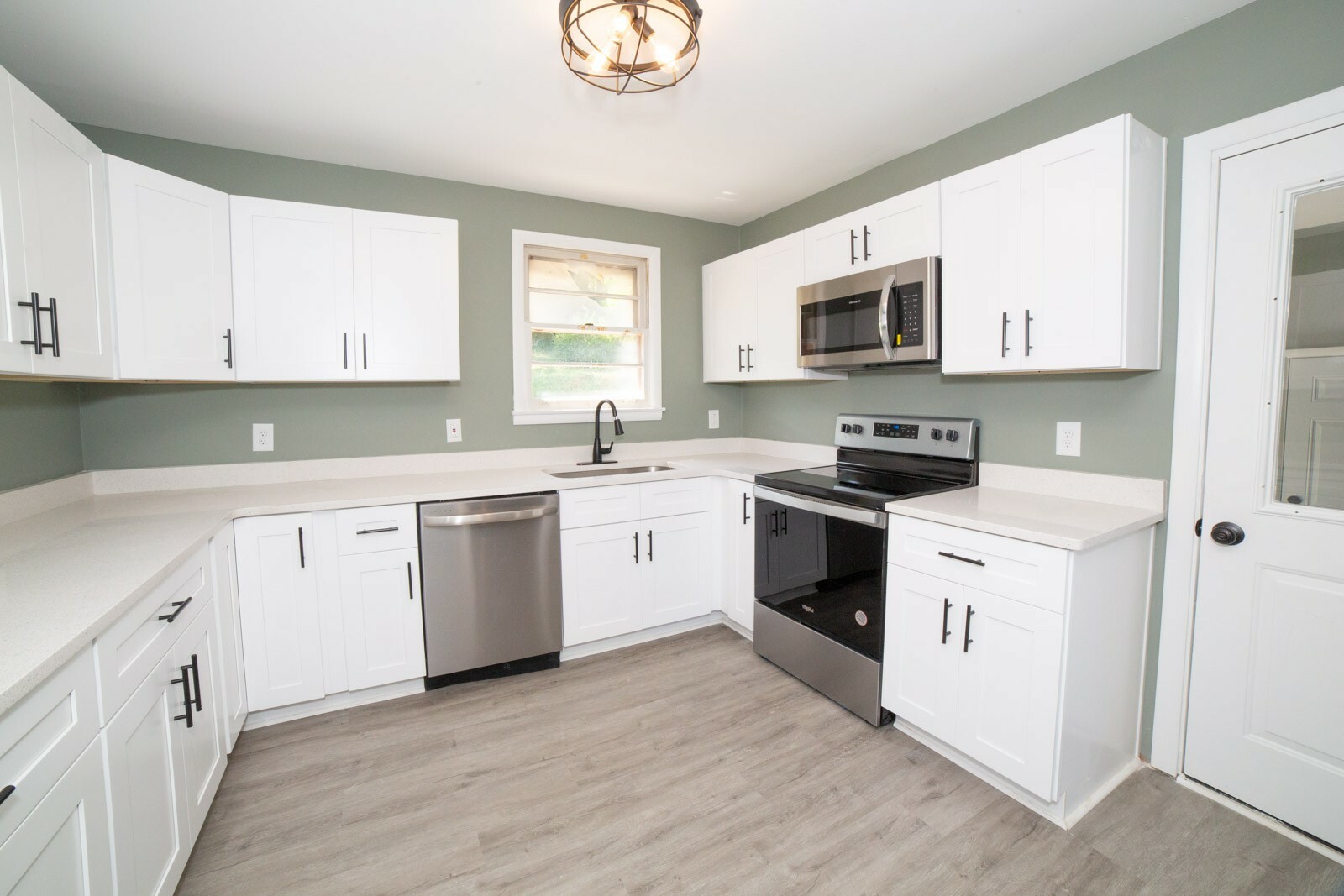 Property Photo: 3224 Hummingbird Dr TN 37218