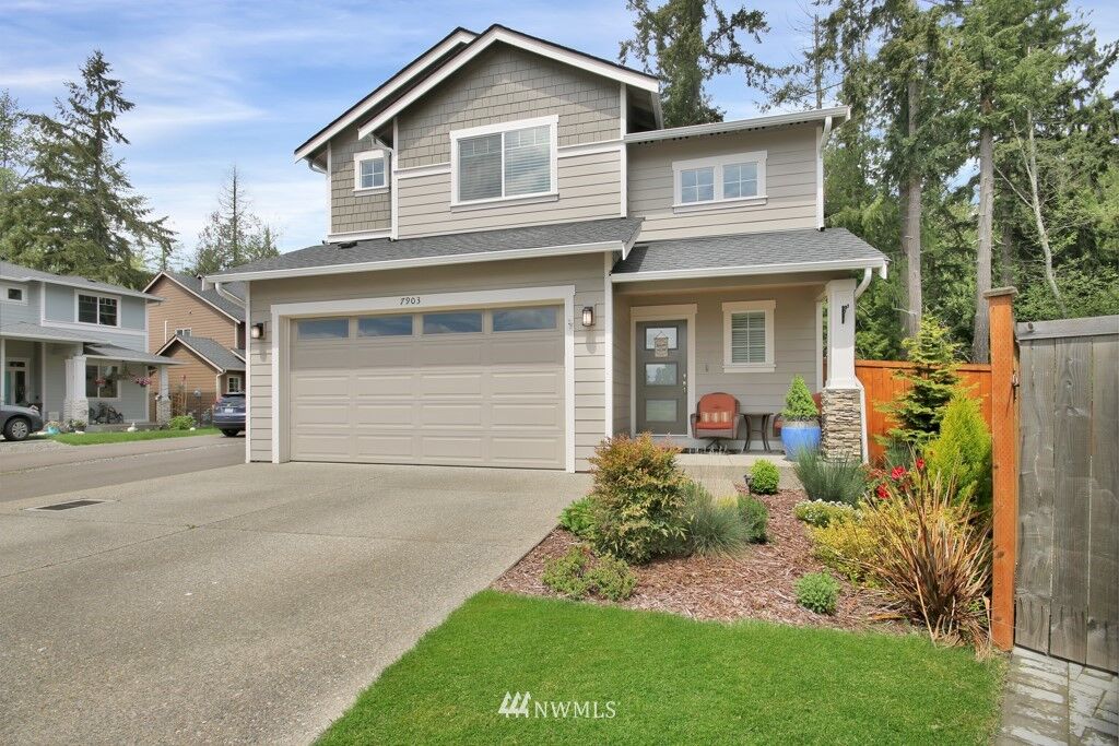 Property Photo:  7903 206th Avenue E  WA 98391 