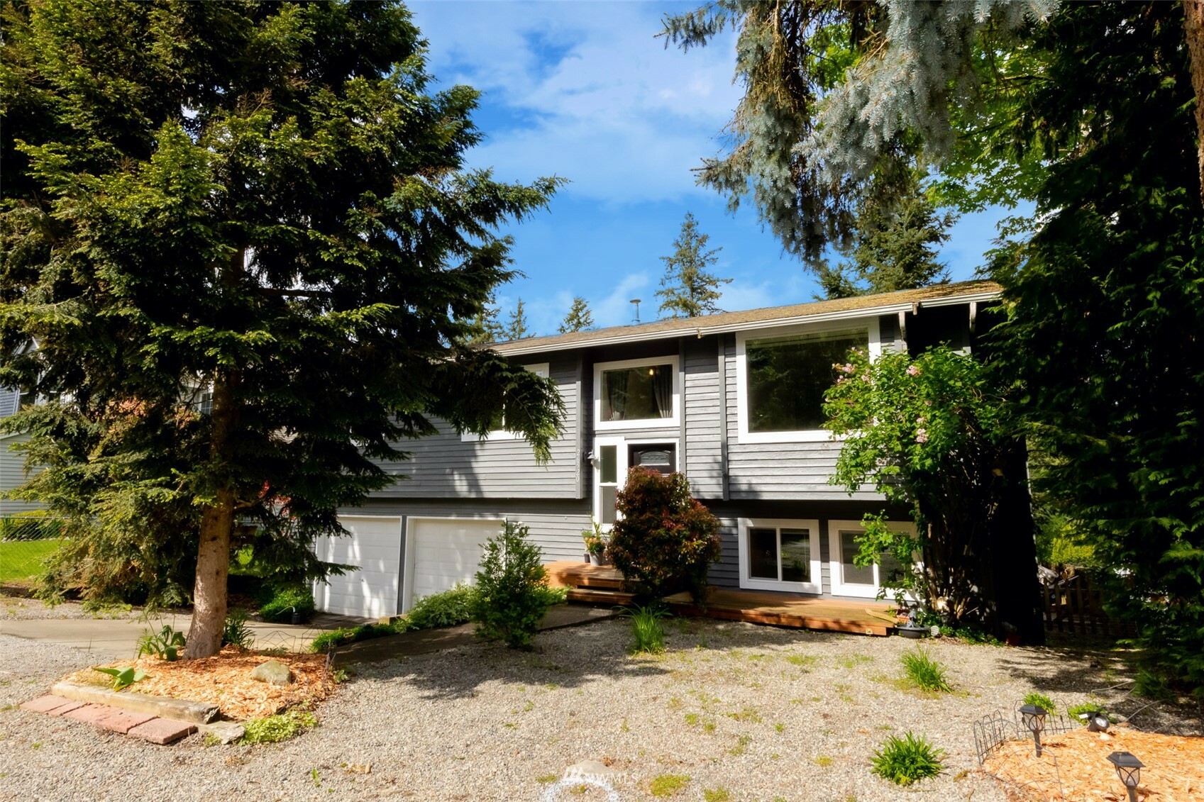 Property Photo:  26520 221st Place SE  WA 98038 