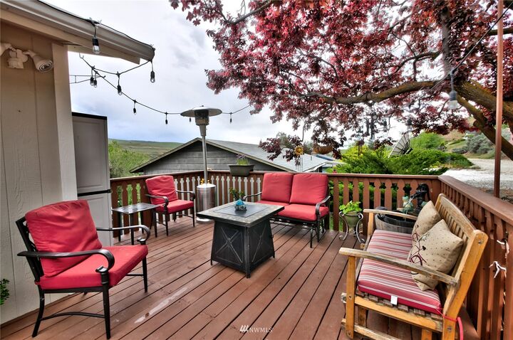 Property Photo: 445 6th Avenue N WA 98840