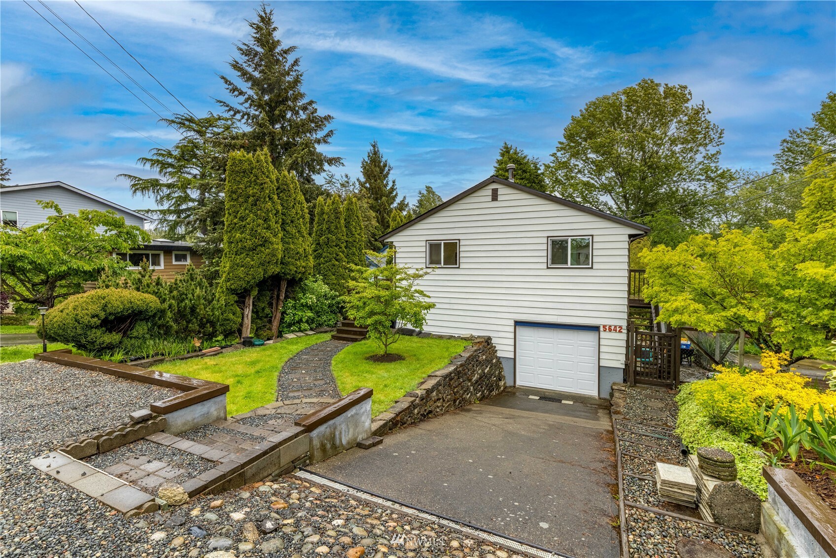 Property Photo:  5642 21st Avenue SW  WA 98106 