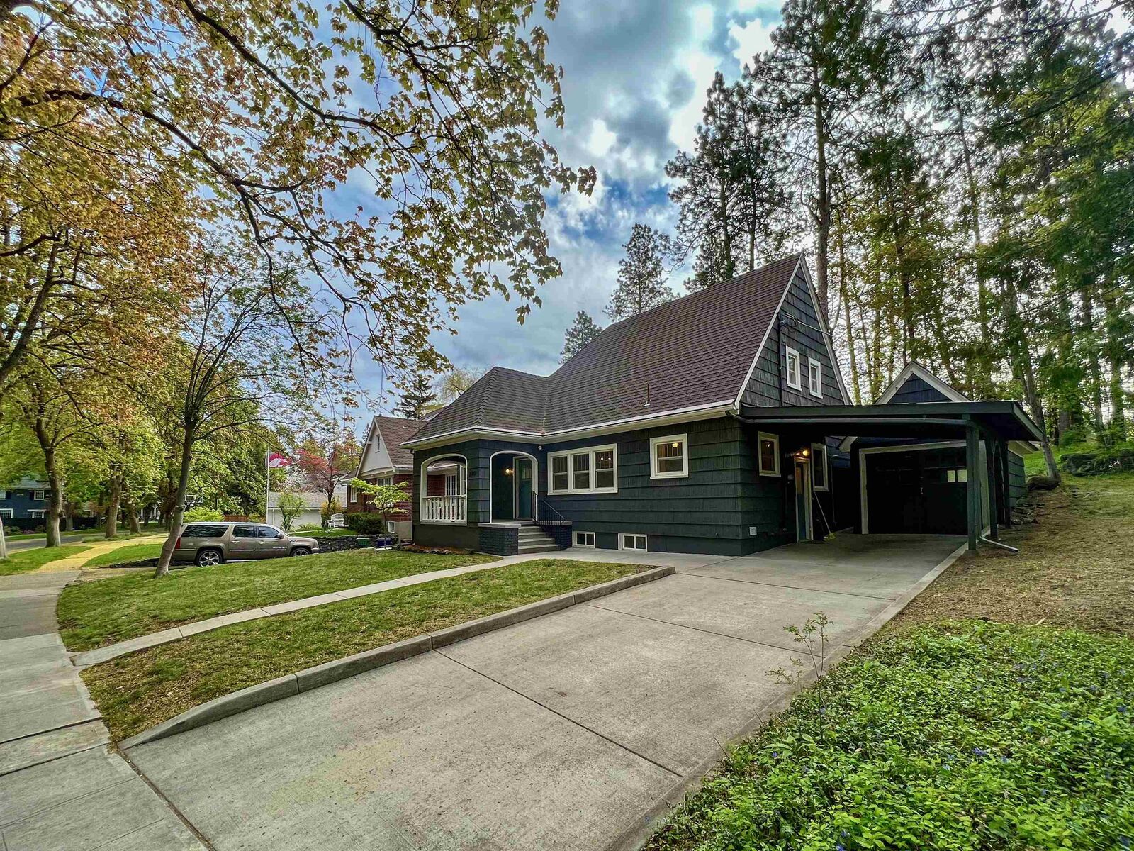 Property Photo: 2711 S Rhyolite Rd WA 99203