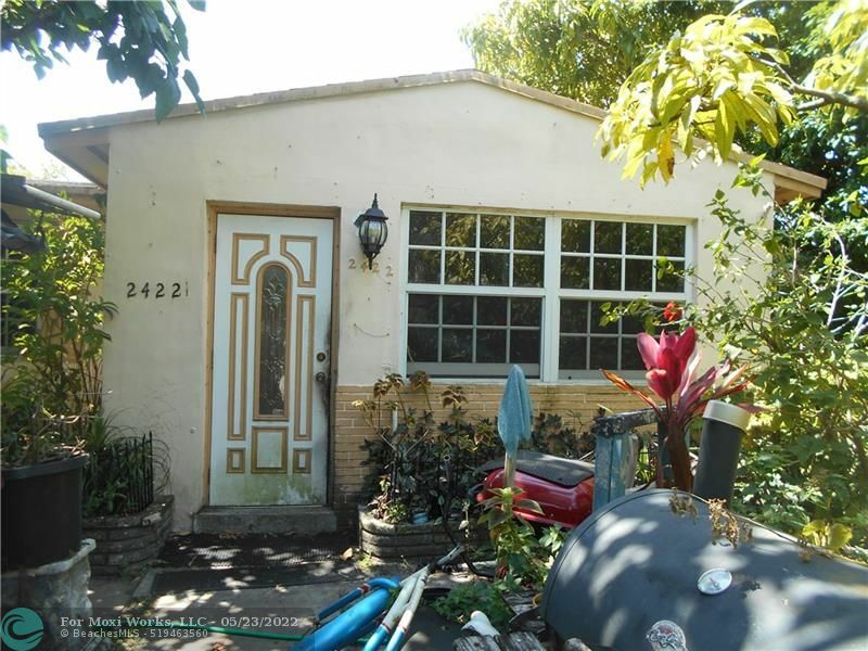 Property Photo:  2422 Sherman St  FL 33020 