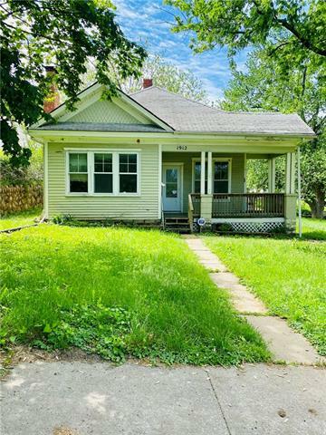 Property Photo:  1912 Holman Street  MO 64501 