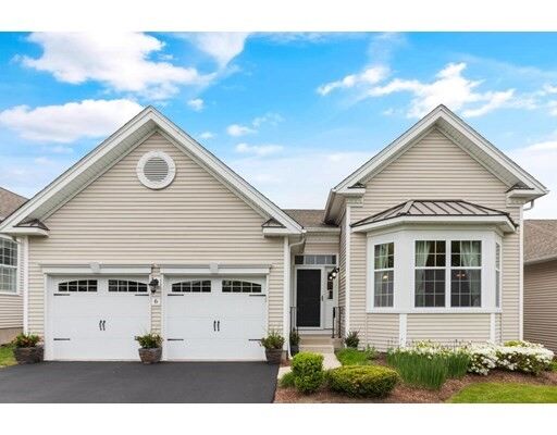 Property Photo:  6 Emmons Way 6  MA 01844 