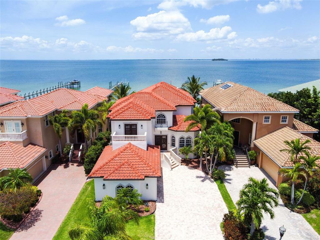 Property Photo: 6418 Bright Bay Court FL 33572