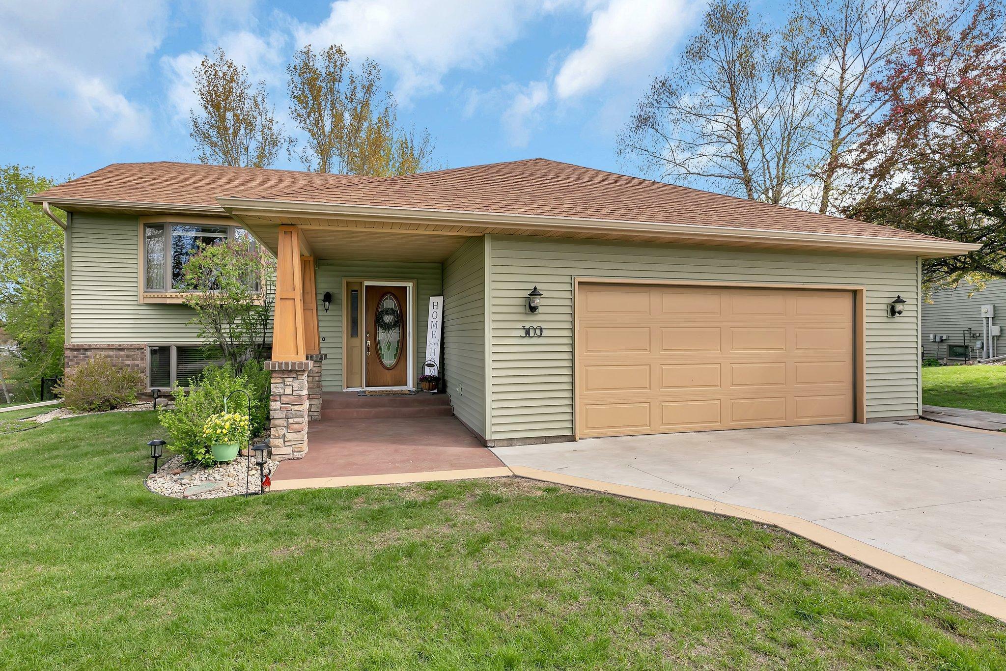 Property Photo:  309 E Highview Court  MN 56379 