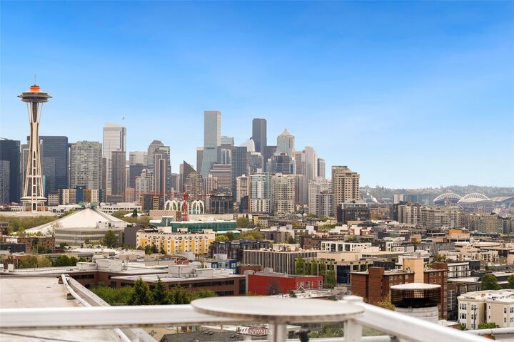 Property Photo: 530 W Olympic Place 308 WA 98119