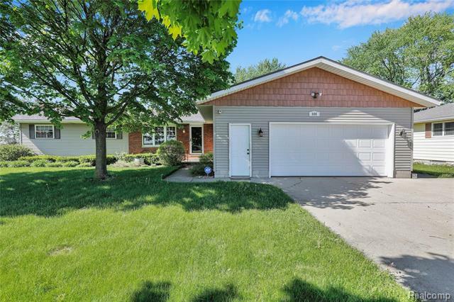 Property Photo:  808 W Munger Road  MI 48708 