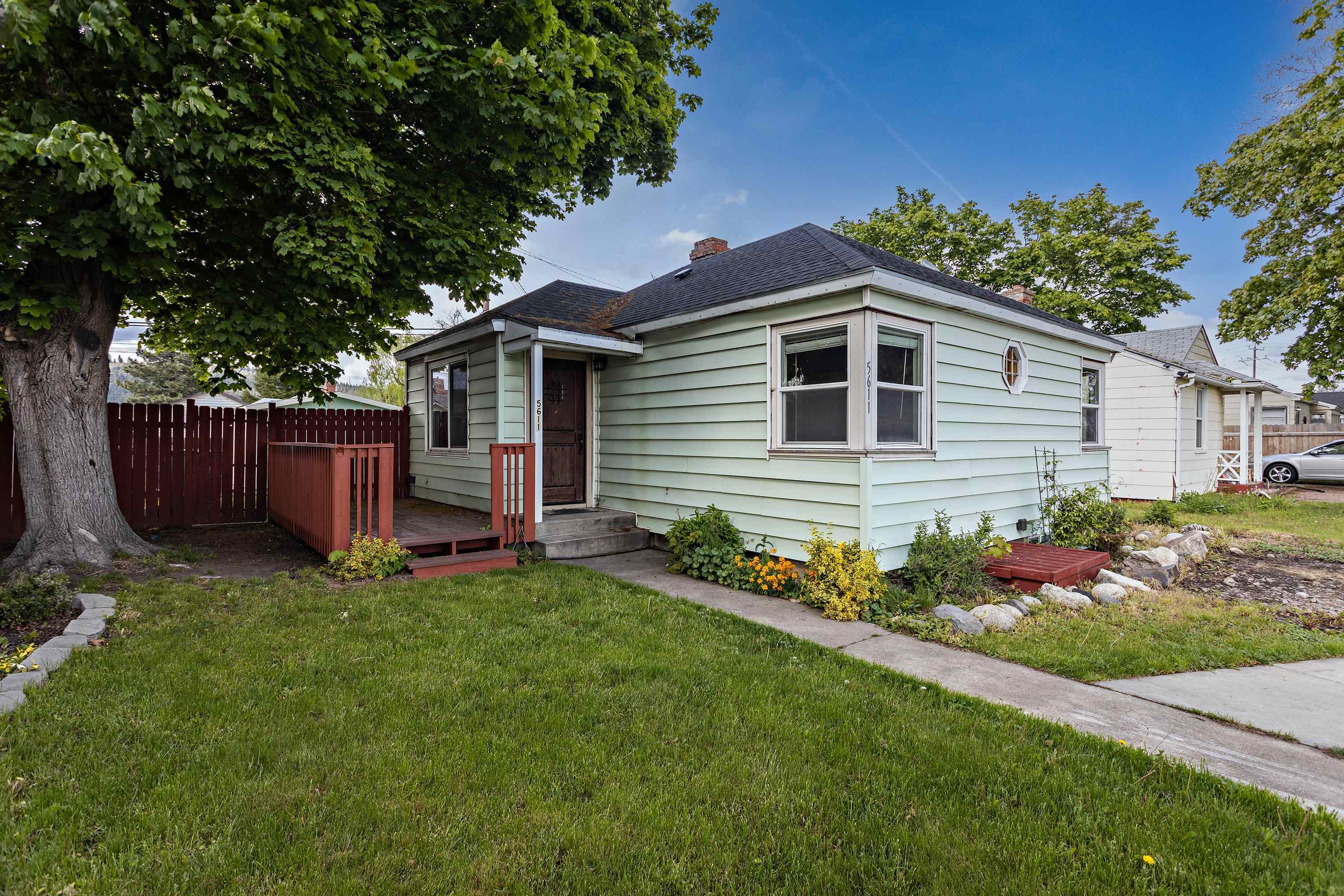 Property Photo: 5611 E Parkwater Ave WA 99212