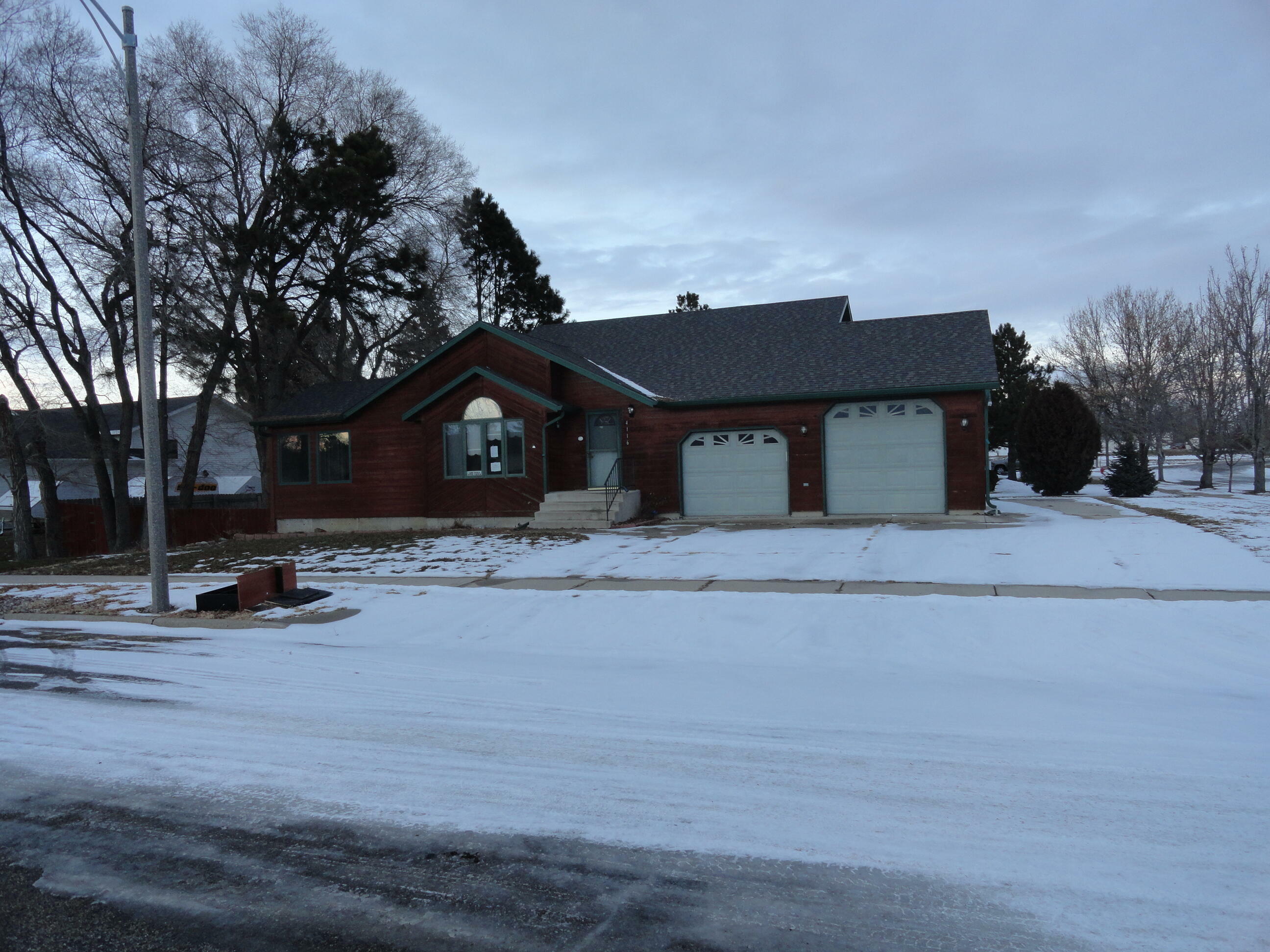 Property Photo:  4116 Crown Point Road NW  ND 58554 