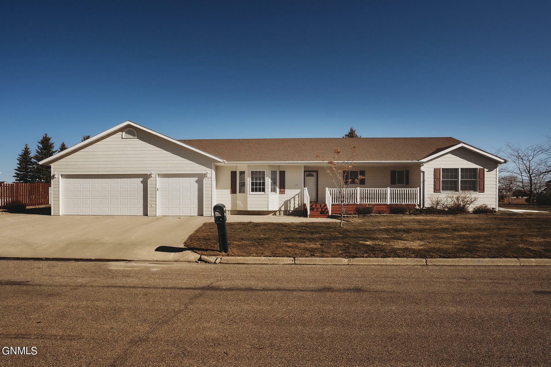 Property Photo:  1002 13th Street SW  ND 58401 