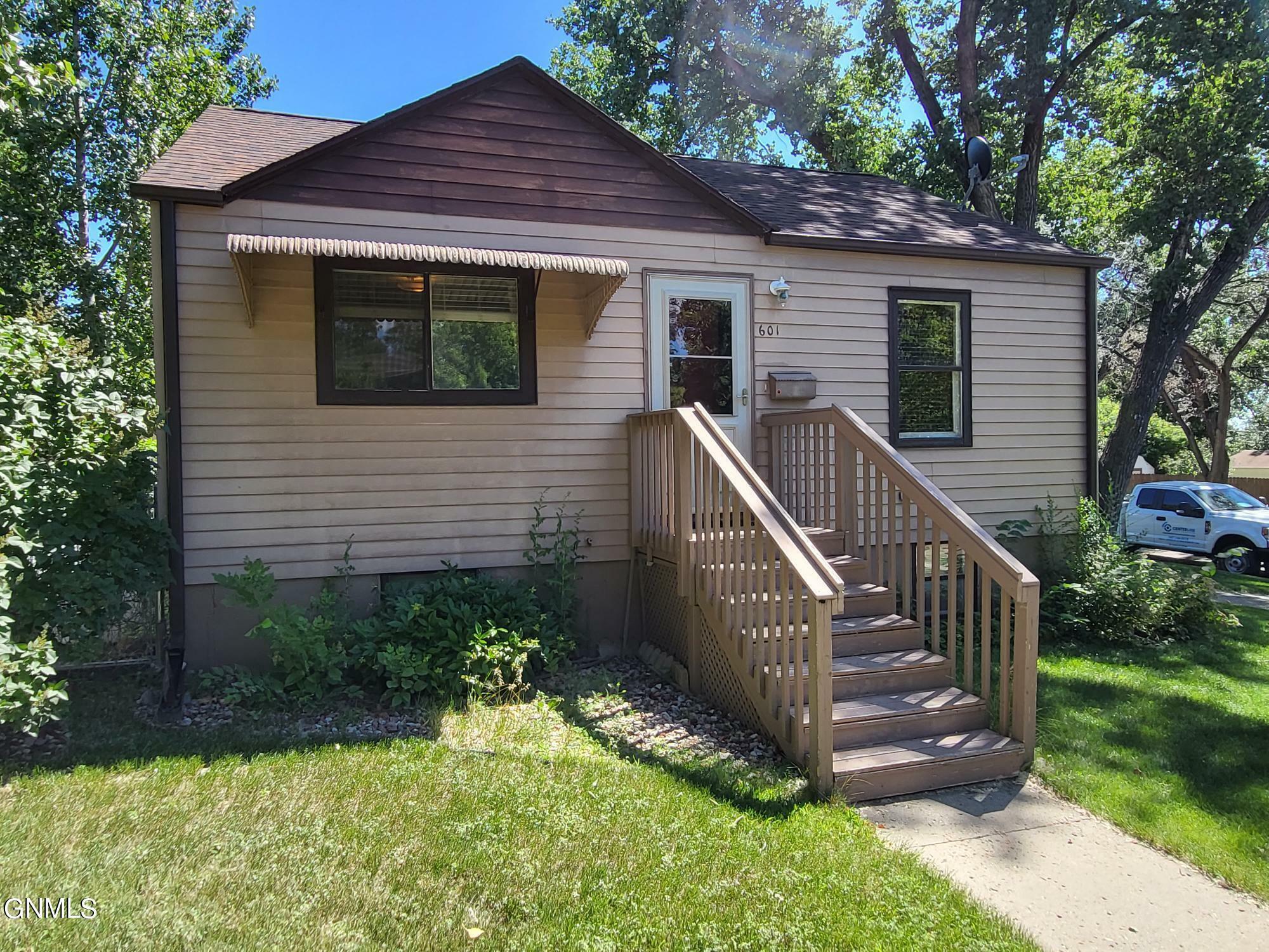 Property Photo:  601 17th Street  ND 58501 