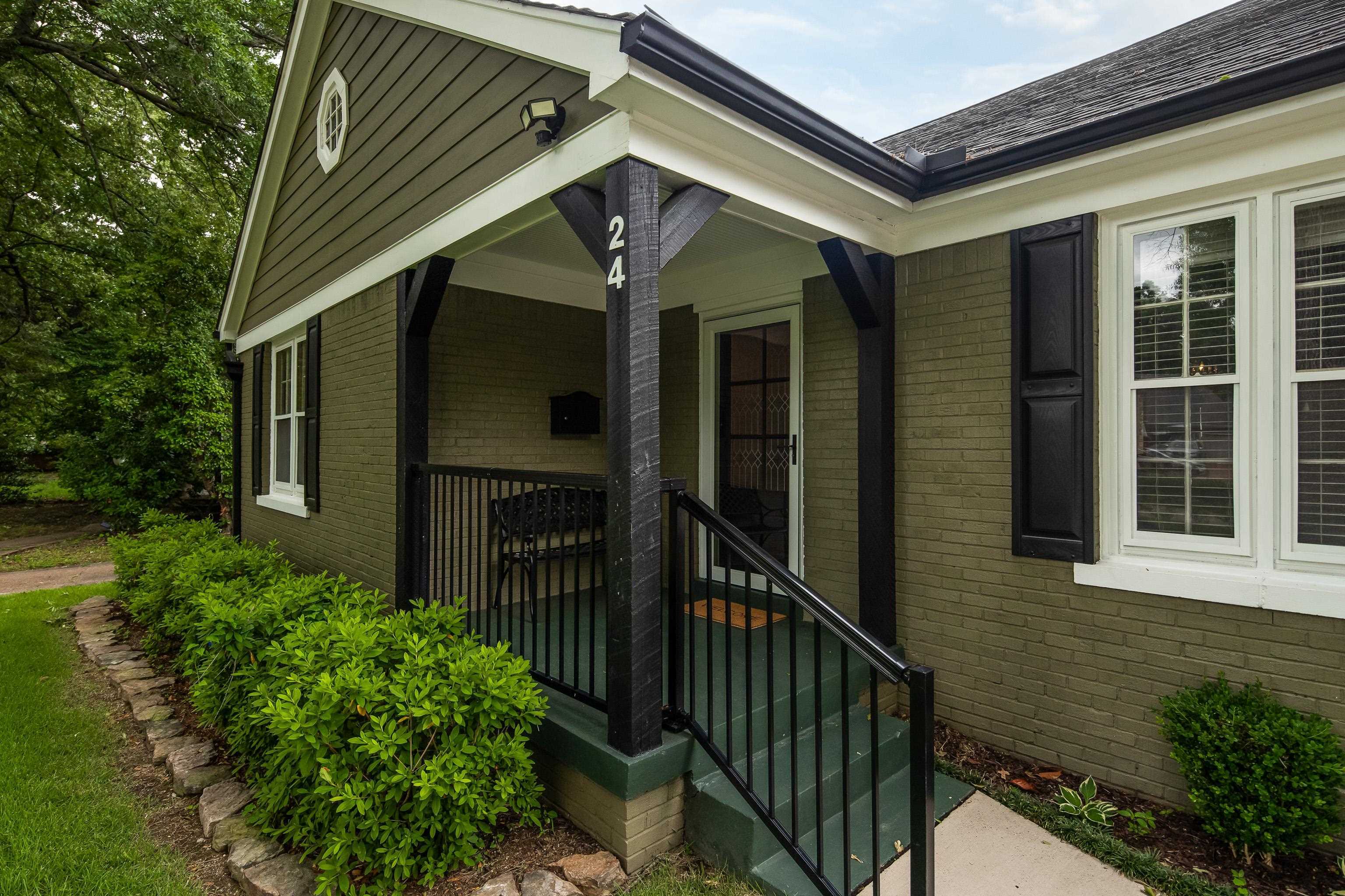 Property Photo:  24 N Highland St  TN 38111 