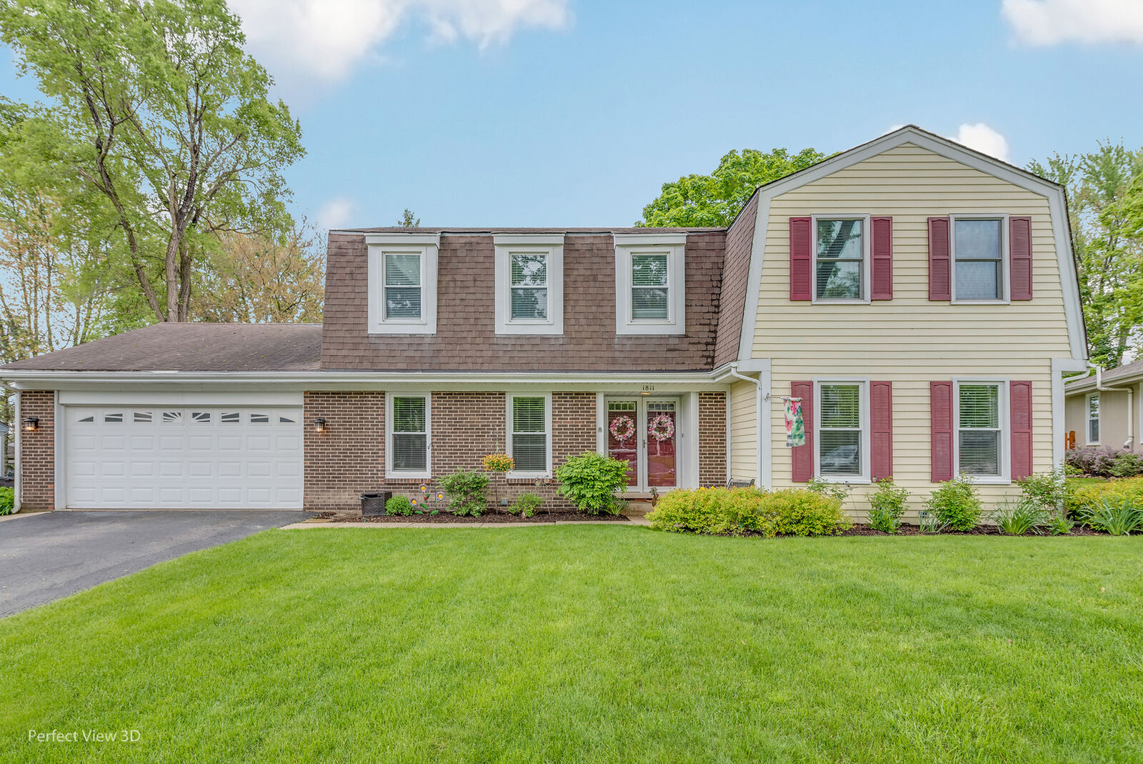 Property Photo: 1811 Friars Lane IL 60060