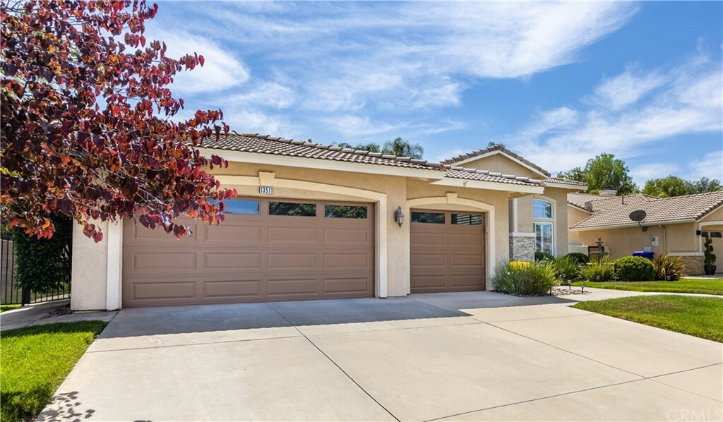 Property Photo:  13511 Canyon View Drive  CA 92399 