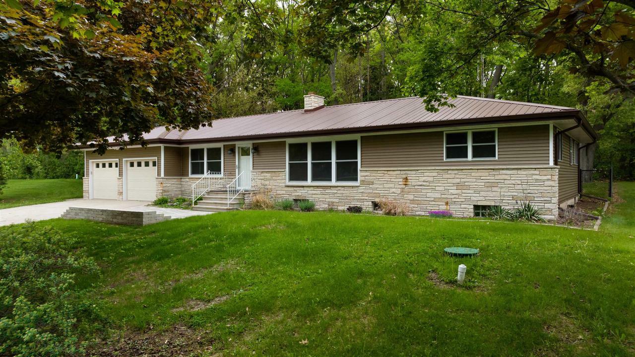 Property Photo:  W1168 Lillian St  WI 54941 