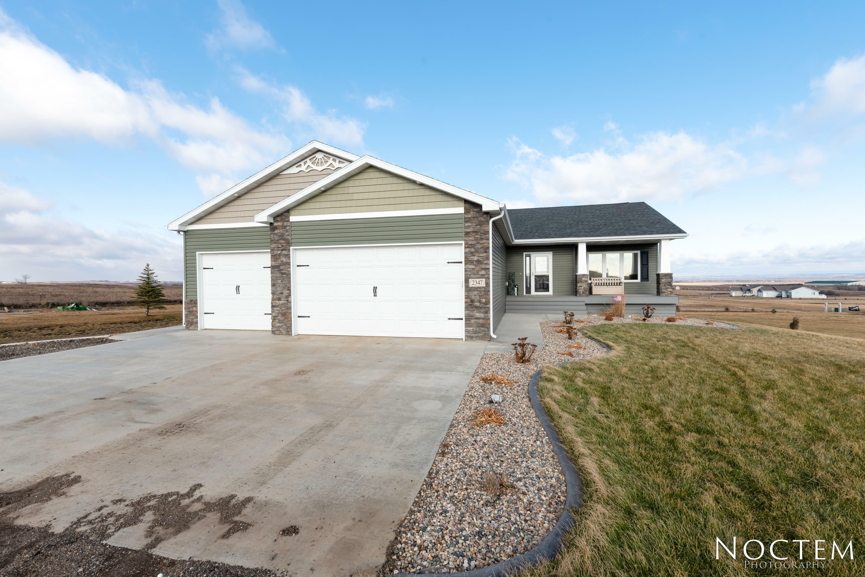 Property Photo:  2347 Yellow Jacket Drive N  ND 58554 