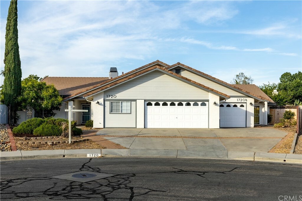 Property Photo:  1720 Stillwater Court  CA 93446 