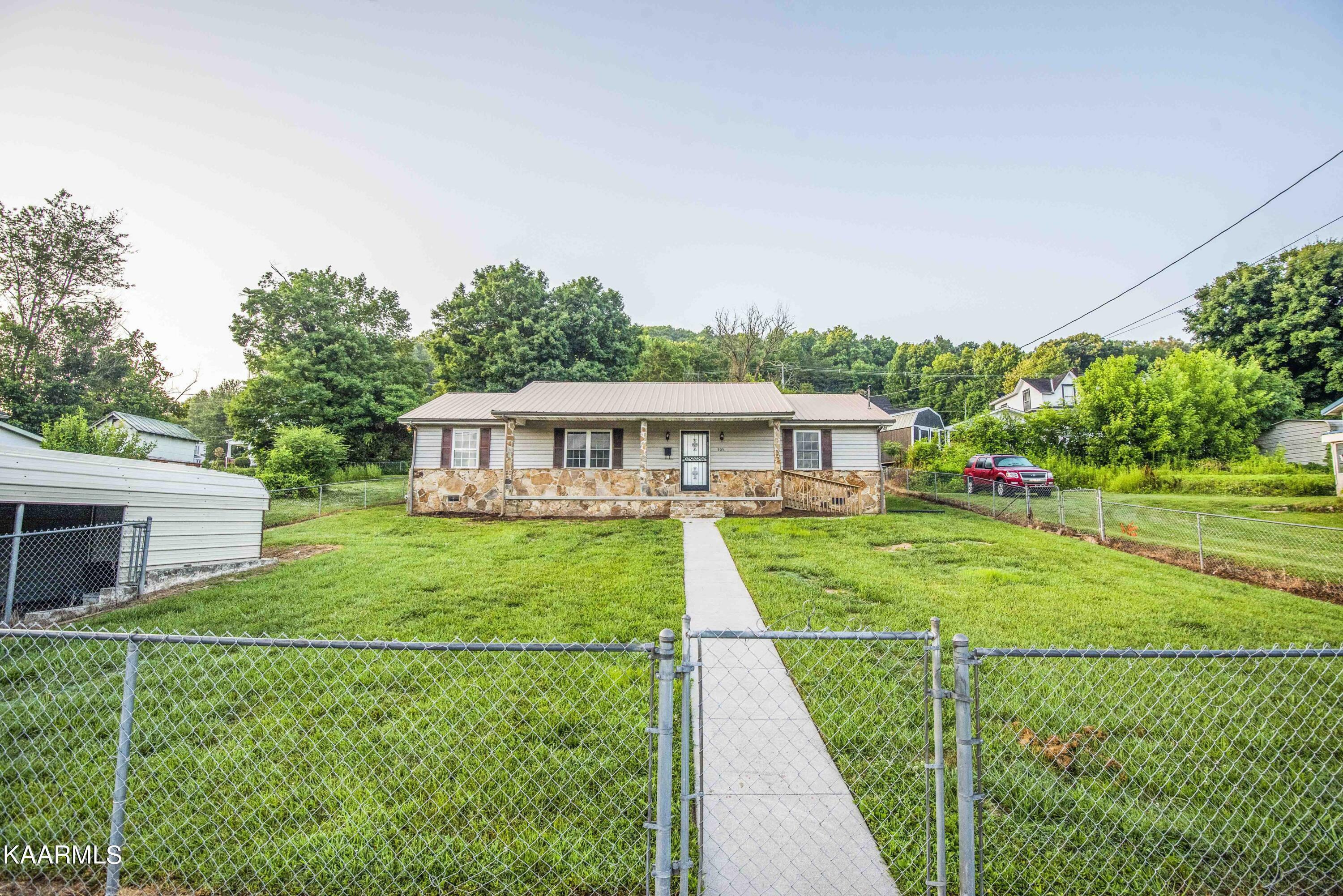 Property Photo:  305 W Spring St  TN 37840 