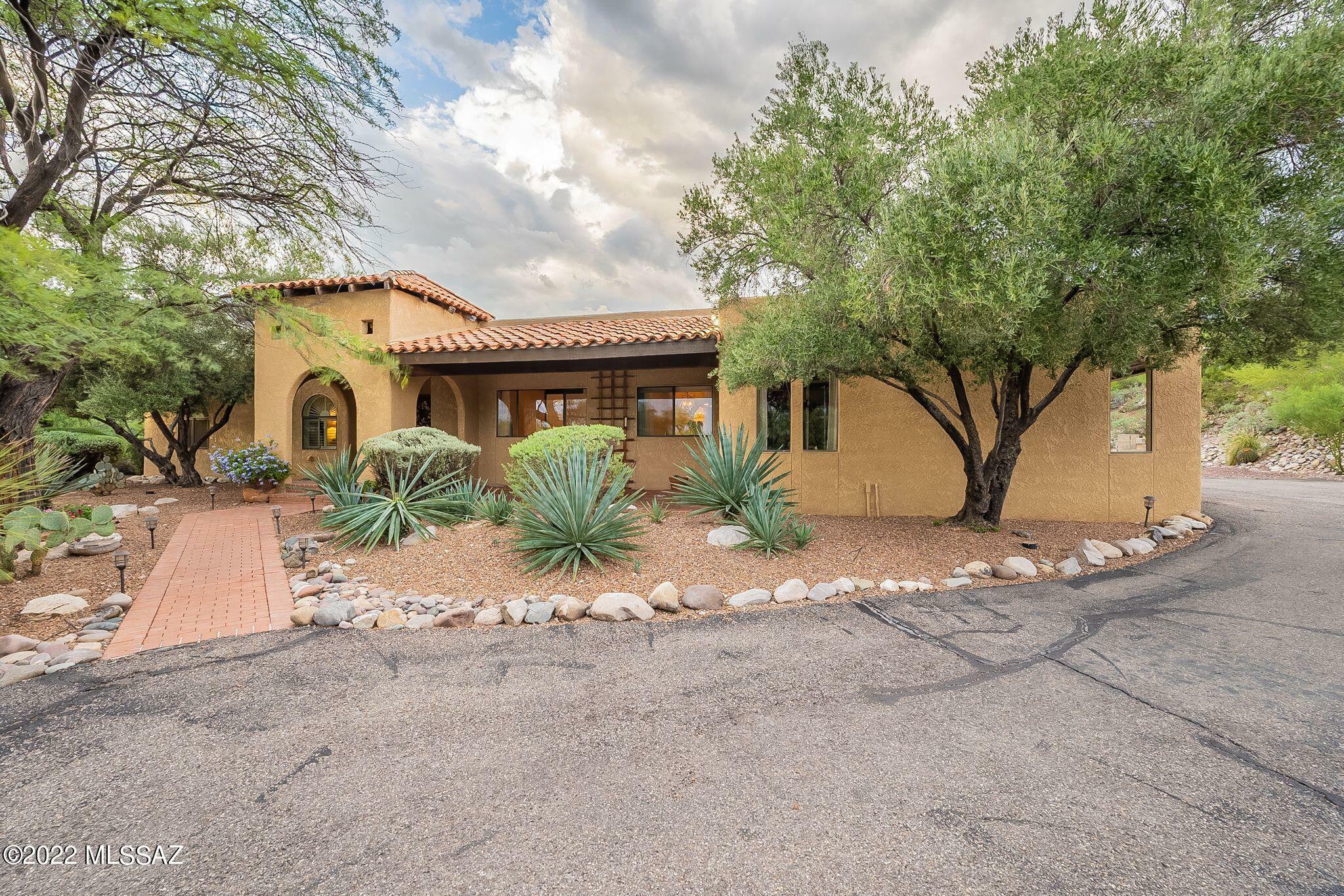 Property Photo:  6321 E Paseo Otono  AZ 85750 