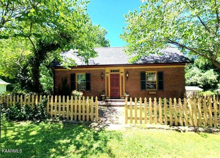 Property Photo:  321 S Douglas Ave  TN 37854 