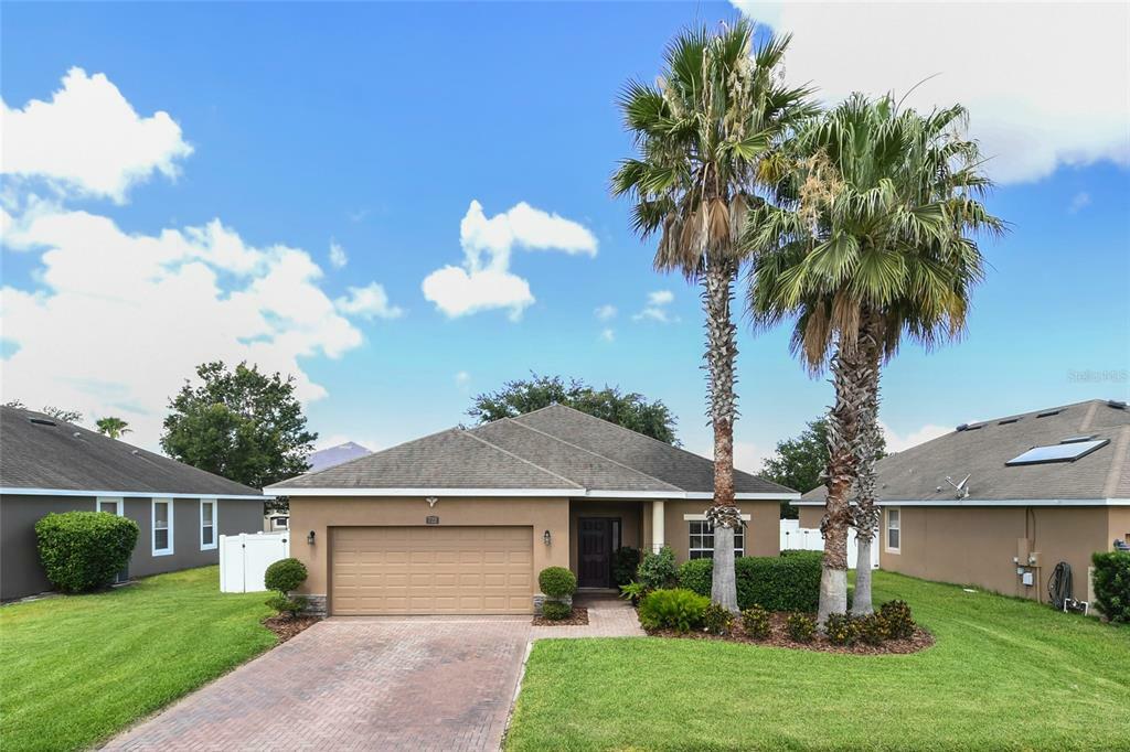 Property Photo:  722 Mossyrock Avenue  FL 34787 