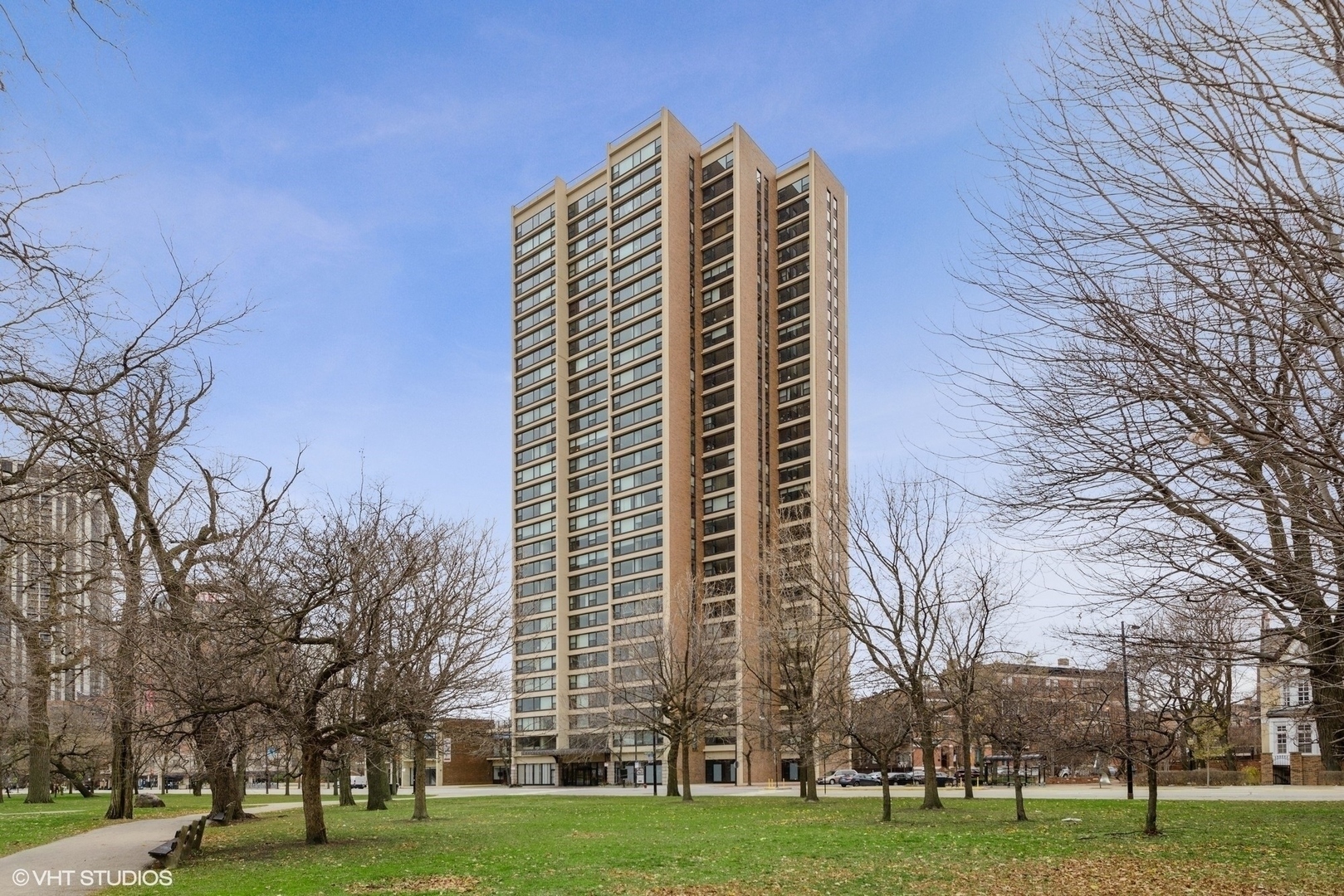 Property Photo: 1850 N Clark Street 1906 IL 60614