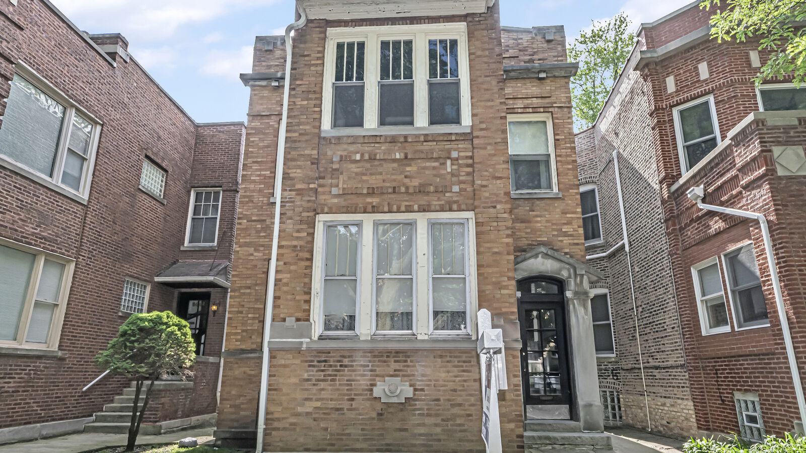 Property Photo:  6444 N Magnolia Avenue  IL 60626 