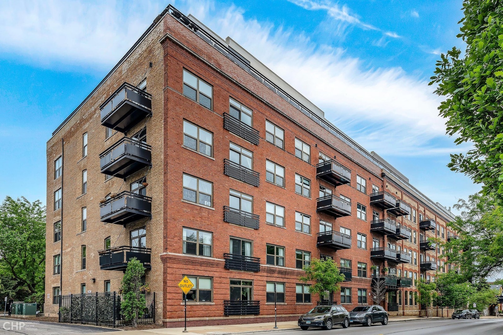 Property Photo: 1735 W Diversey Parkway 121 IL 60614
